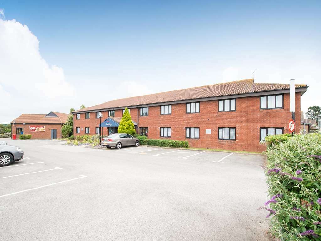 Travelodge Littlehampton Rustington Экстерьер фото